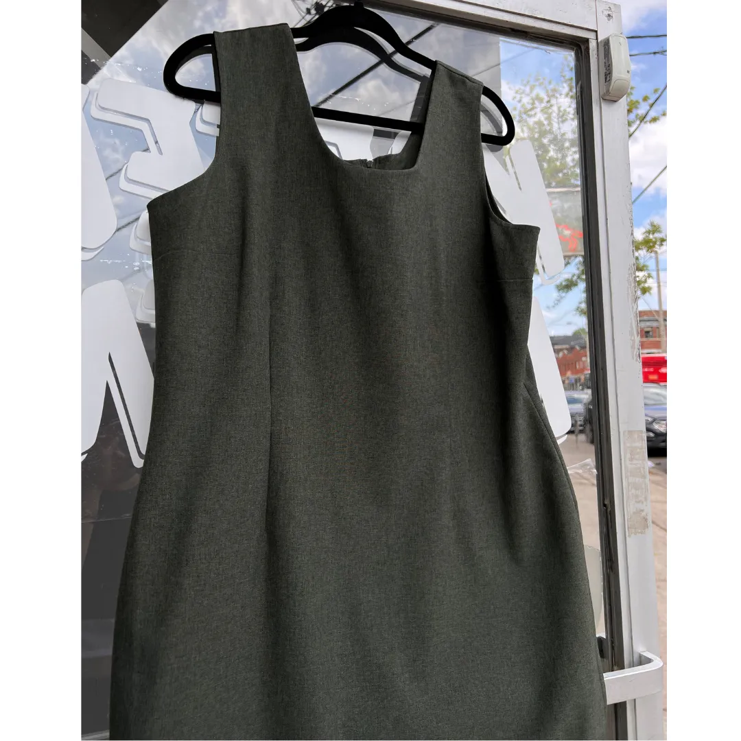 a-line sleeveless green dress - 16/18