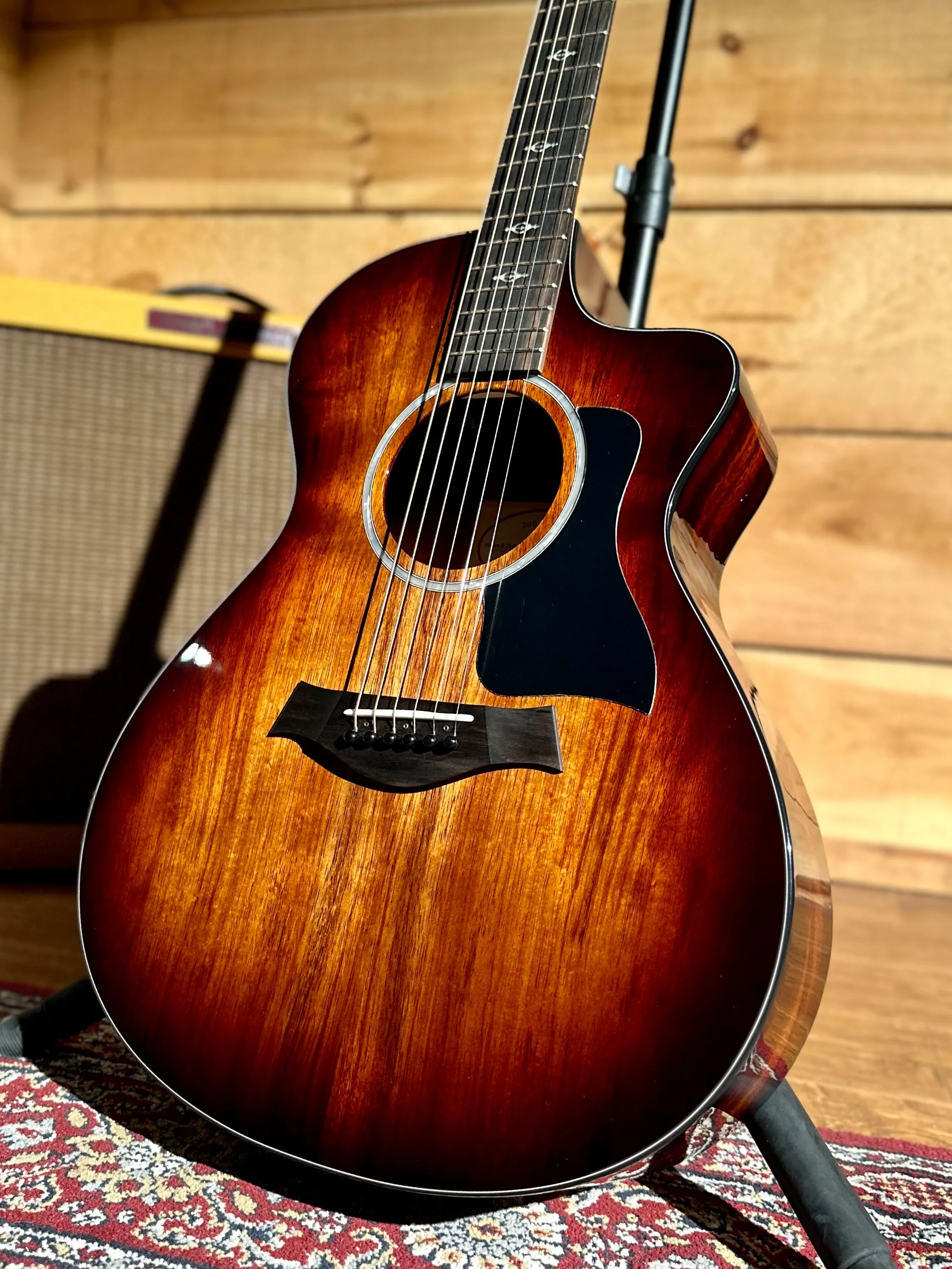 Taylor 222ce-K DLX