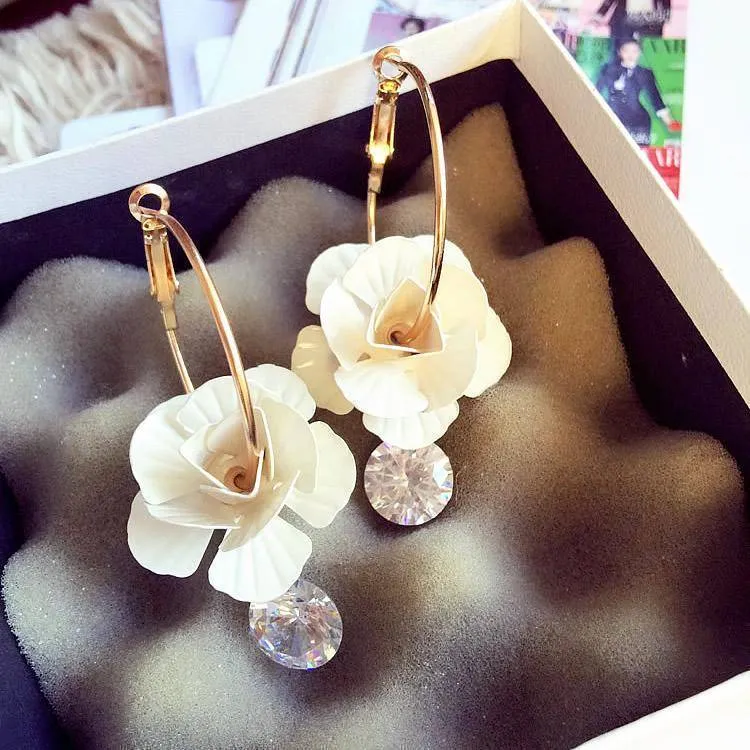 Three-dimensional Flower Pendant Earrings